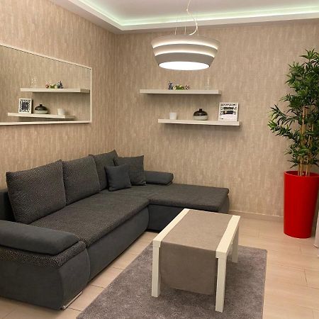 Parizsi Udvar I. Apartment Debrecen Buitenkant foto