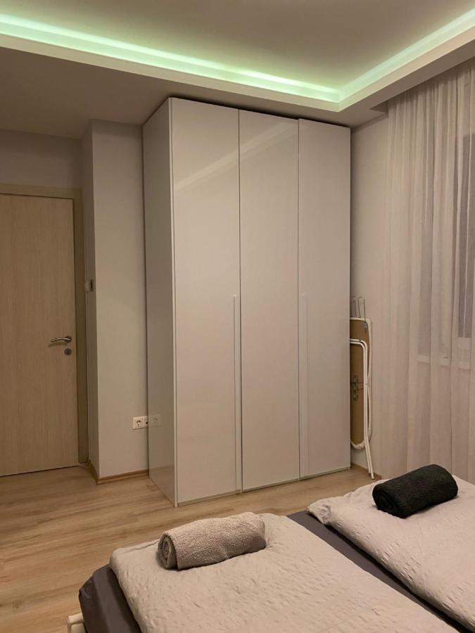 Parizsi Udvar I. Apartment Debrecen Buitenkant foto