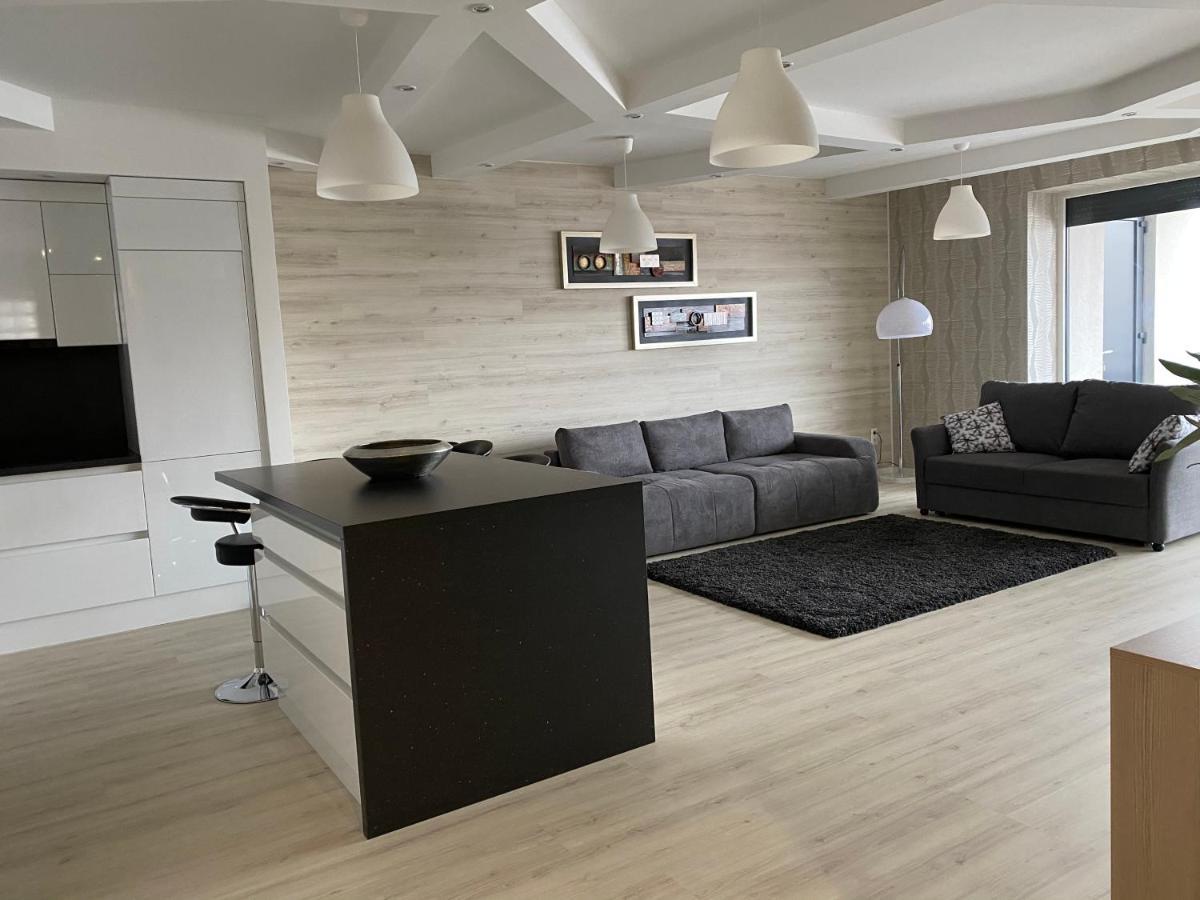 Parizsi Udvar I. Apartment Debrecen Buitenkant foto