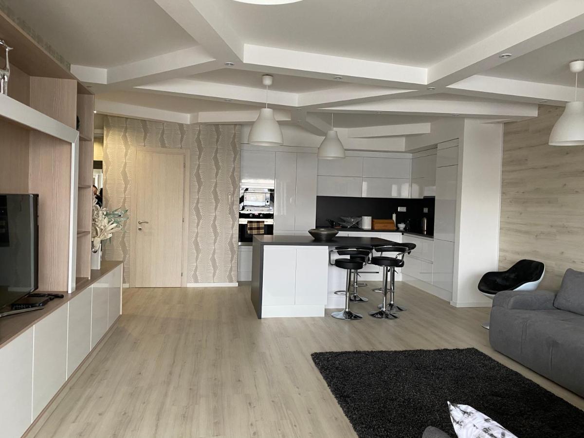 Parizsi Udvar I. Apartment Debrecen Buitenkant foto