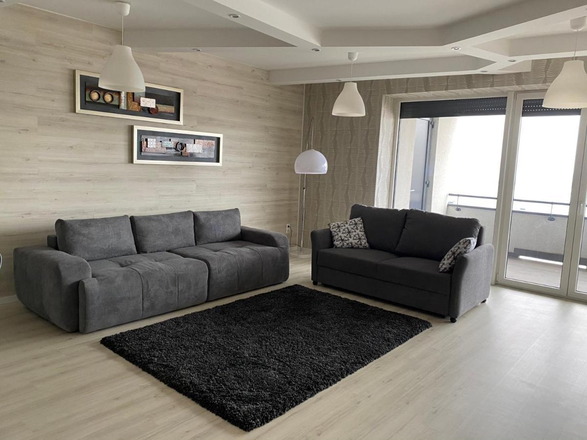 Parizsi Udvar I. Apartment Debrecen Buitenkant foto