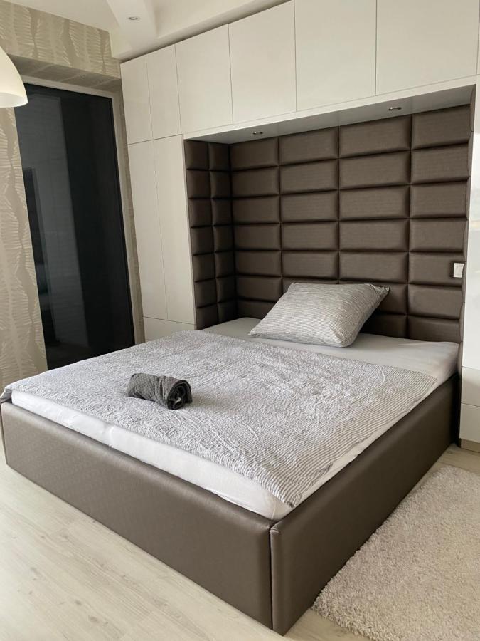 Parizsi Udvar I. Apartment Debrecen Buitenkant foto