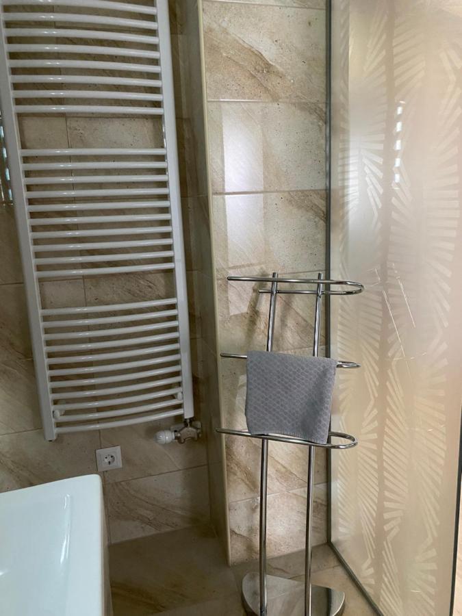 Parizsi Udvar I. Apartment Debrecen Buitenkant foto