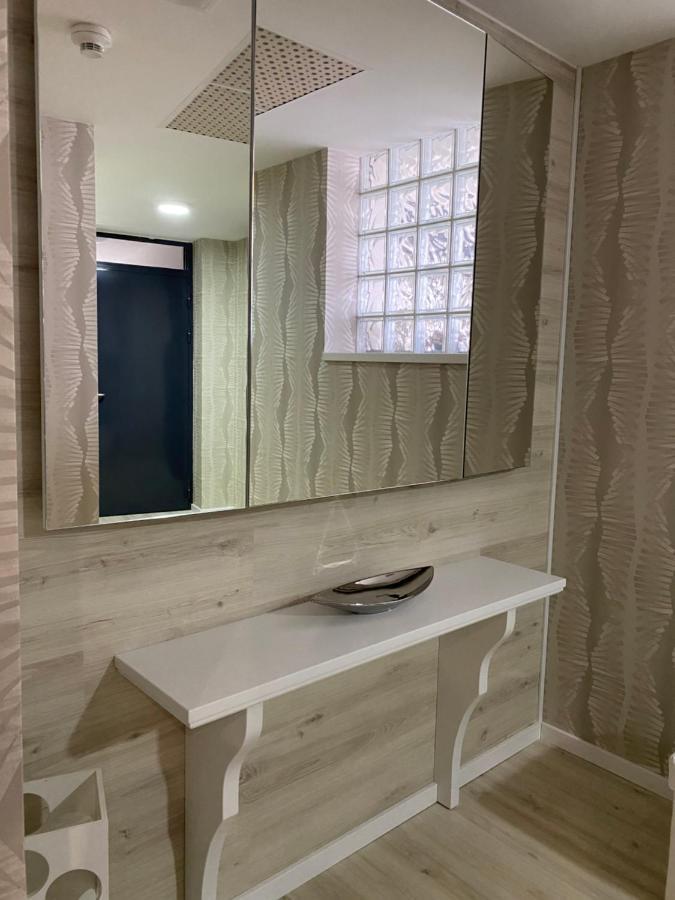 Parizsi Udvar I. Apartment Debrecen Buitenkant foto